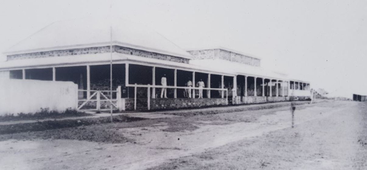 An early image of the Darwin court house built in 1884.
